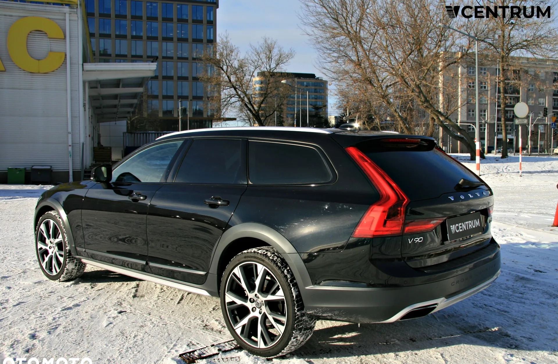 Volvo V90 Cross Country cena 149900 przebieg: 139560, rok produkcji 2018 z Jeziorany małe 172